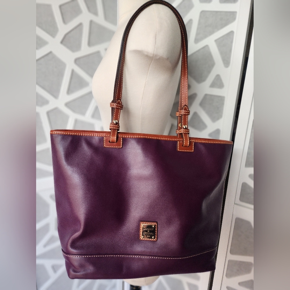 Dooney & Bourke Purple Leather Lee Tote/Shoulder Bag With Certificate Like New!